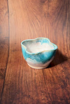 Wavy Rim Handmade Ceramic Bowl (Stoneware)