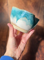 Wavy Rim Handmade Ceramic Bowl (Stoneware)